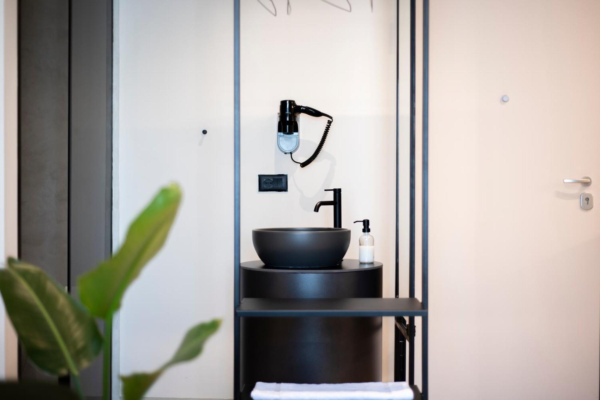 Muz Studios Tiranë Ngoại thất bức ảnh